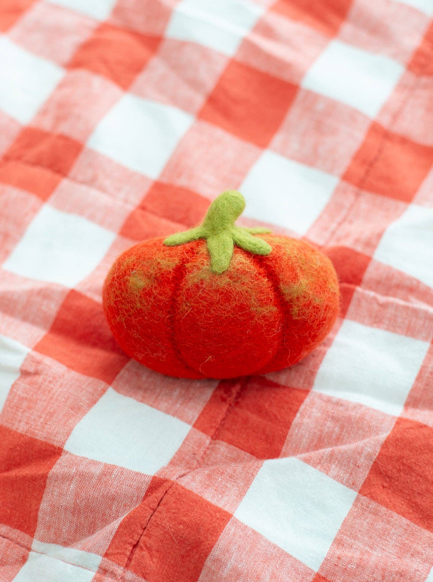 WOOL HEIRLOOM TOMATO