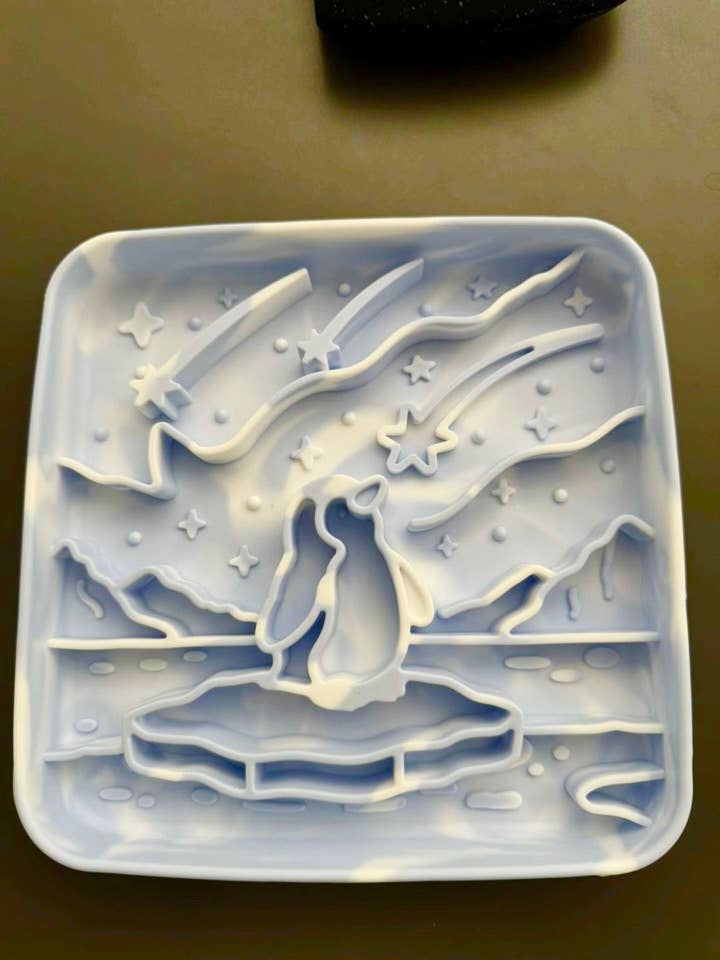 Winter Penguin Slow Feeder : Icy Blue